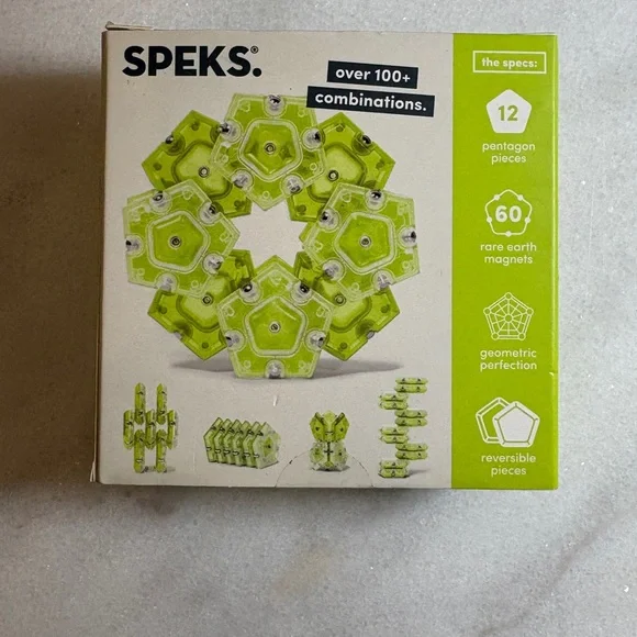 Geode Magnetic Fidget Sphere - Green - Picture 2 of 3